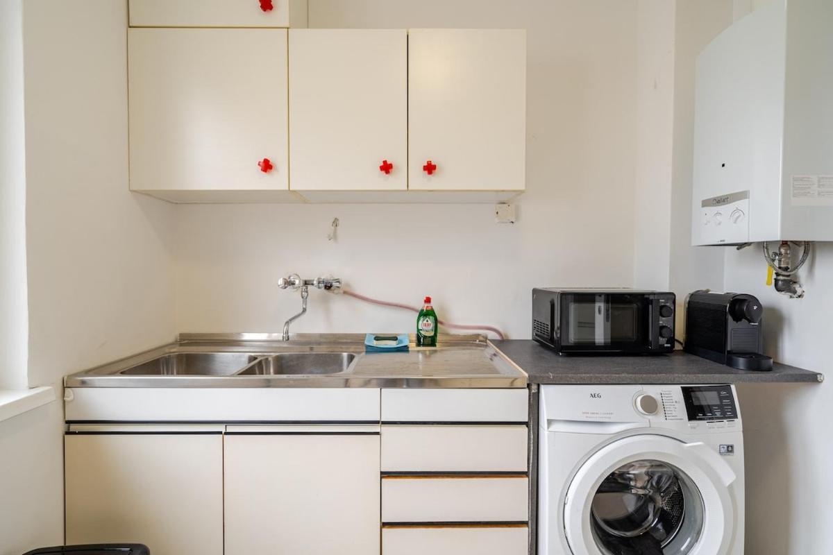 10 Minutes To City Centre And Next To Wien Hbf And Easy From Airport Exterior foto